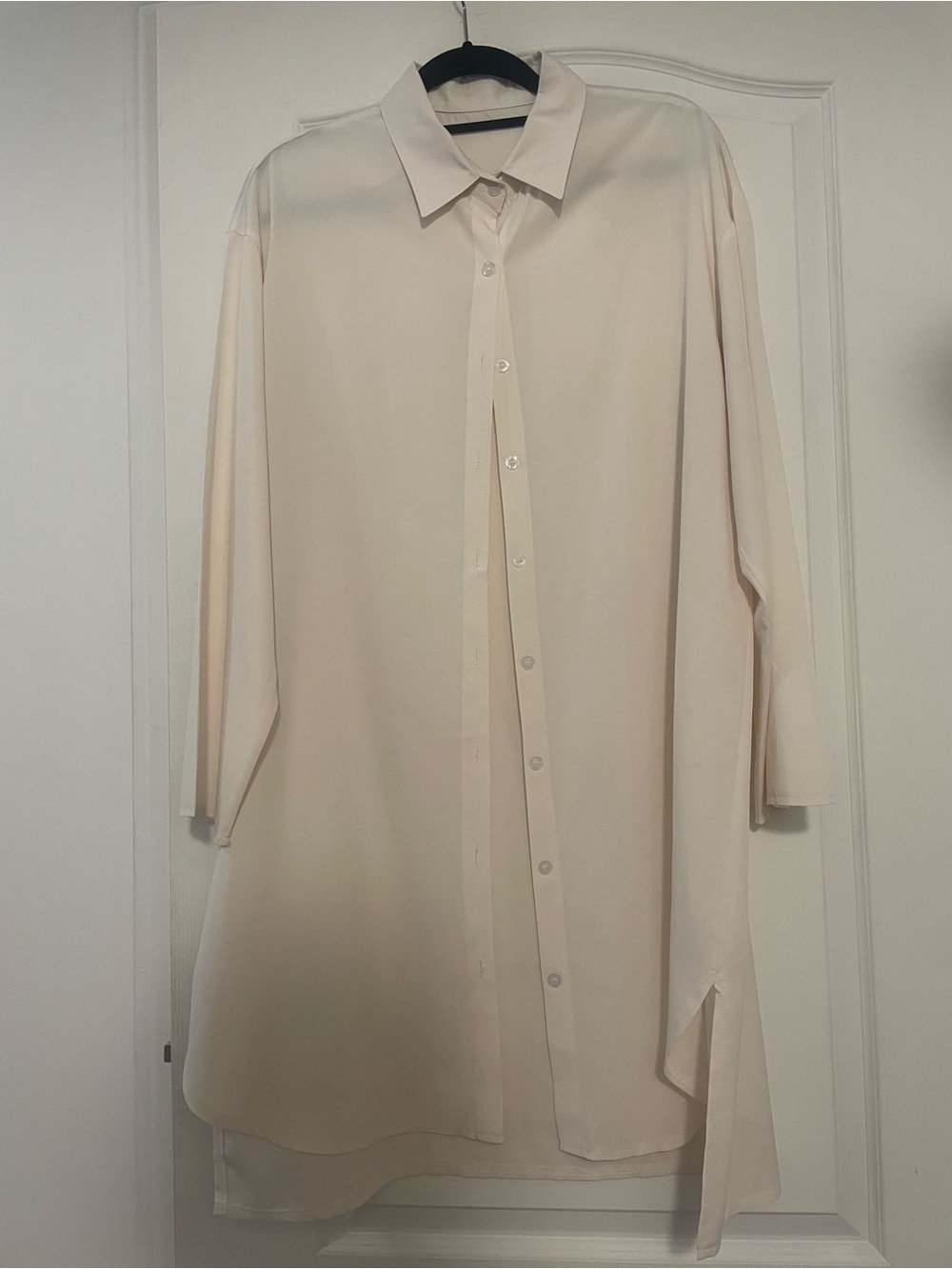 Women’s Cream Longline Button-Up Blouse, Size XL